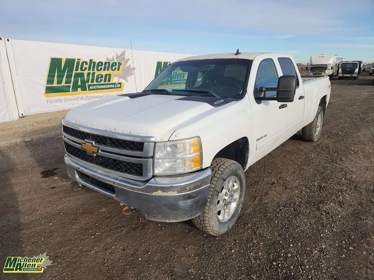 2012-chevrolet-silverado-3500hd-image-1