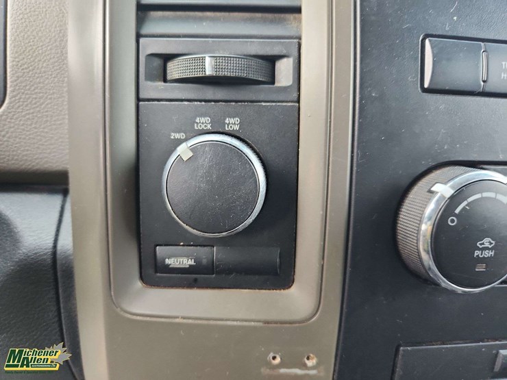 2012-dodge-1500-image-23