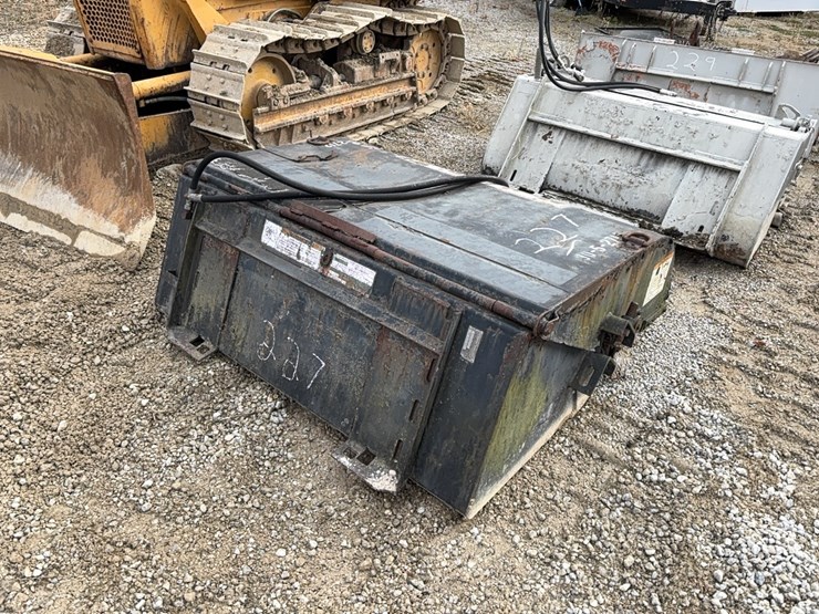 ingersoll-60-sweeper-skid-steer-attachment-image-1