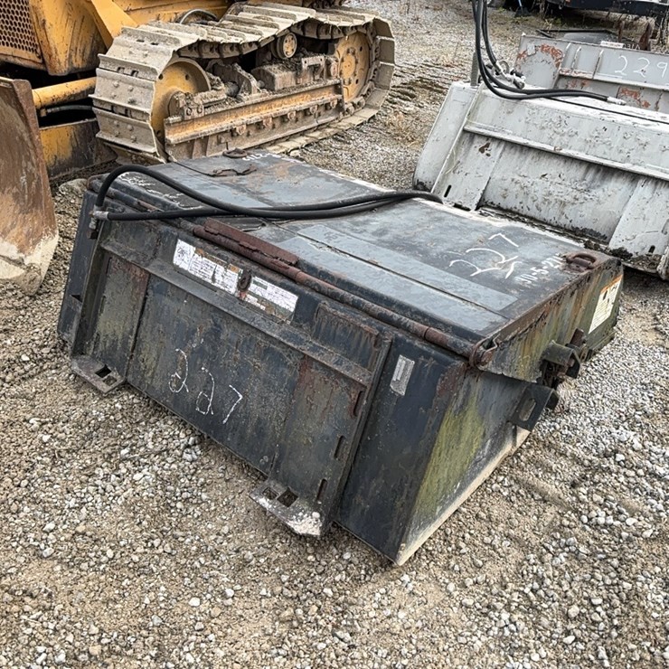 INGERSOLL 60 SWEEPER SKID STEER ATTACHMENT