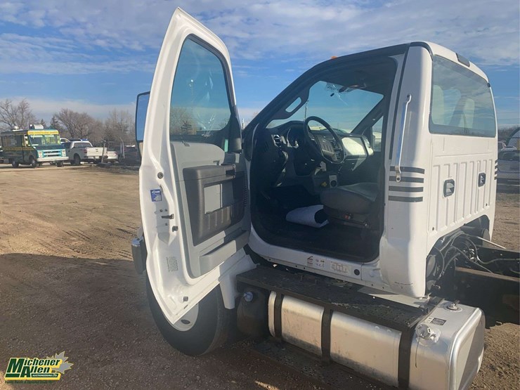 2019-ford-f750-image-30