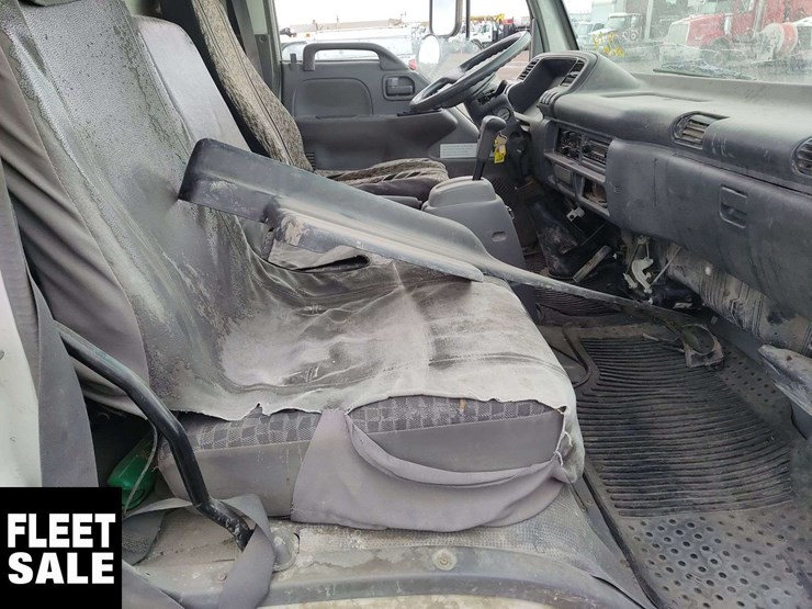 2007-gmc-w5500-image-16