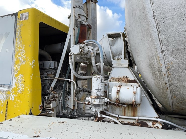 2000-advance-cm3ap6811-concrete-mixer-truck-vn:5dg8au4t0y0007567-image-7