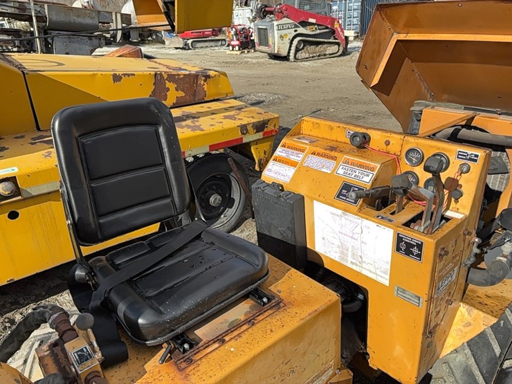 case-maxi-sneaker-image-11