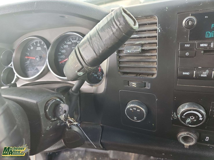 2012-chevrolet-silverado-3500hd-image-21