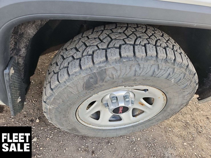 2017-gmc-sierra-1500-image-31