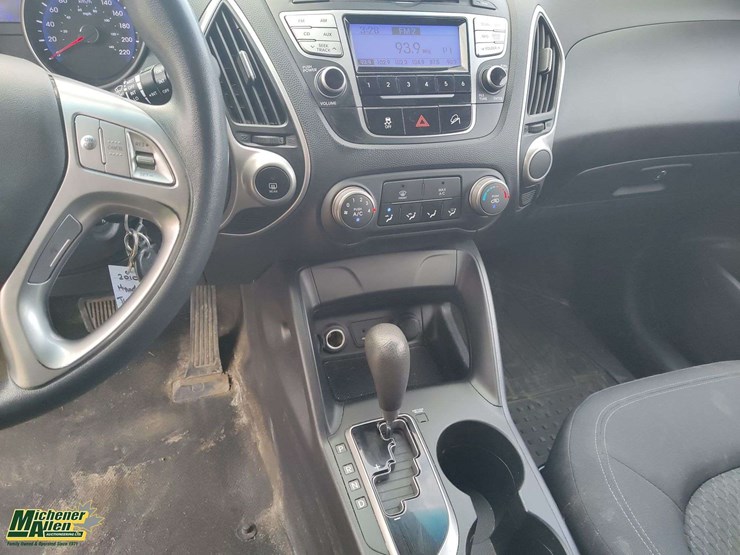 2010-hyundai-tucson-image-11