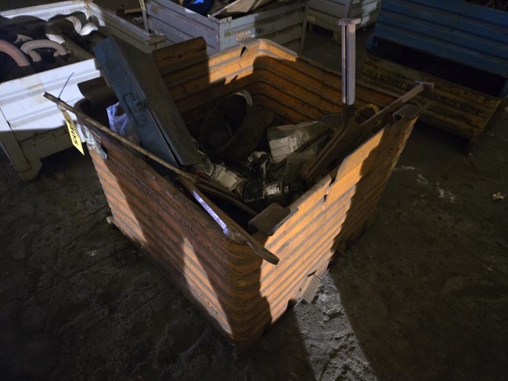 #3405-•-steel-crate-w/-misc.-items-image-4