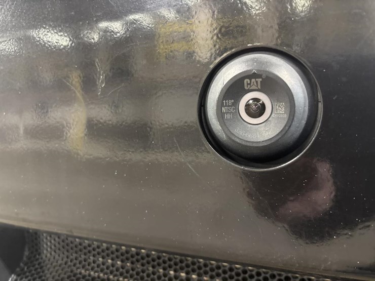 2018-caterpillar-228-image-46