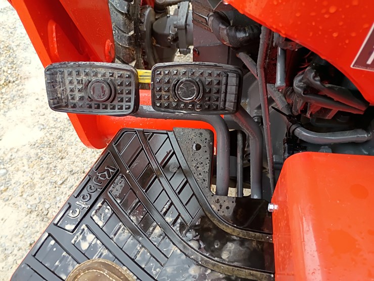 2022-kubota-la526-image-40