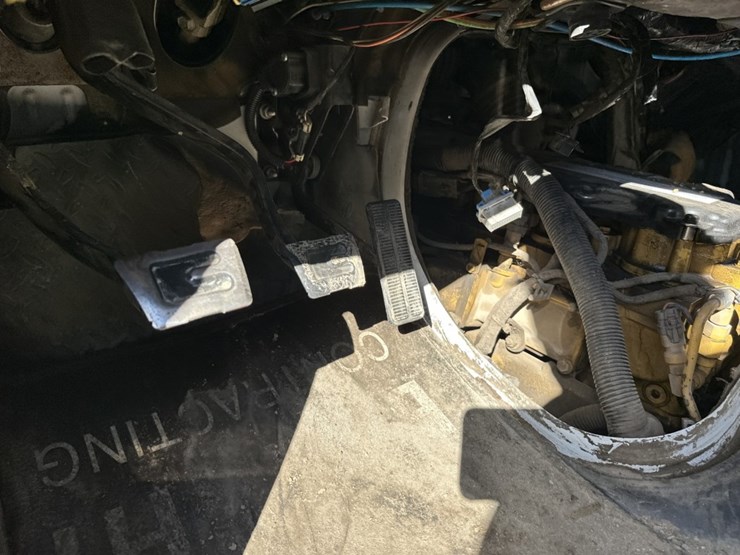 2006-caterpillar-c7-image-39