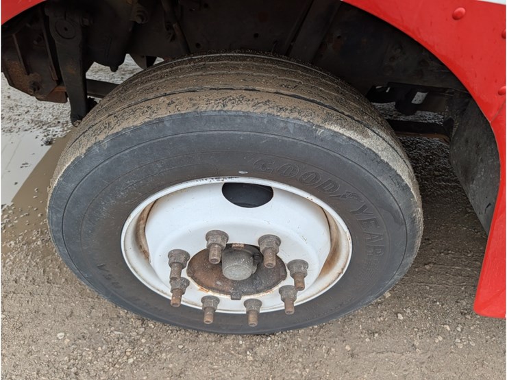 2017-freightliner-mt55-image-9