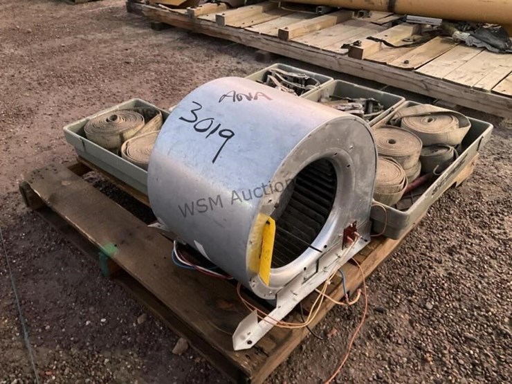 pallet-of-ratchet-straps-&-blower-image-2