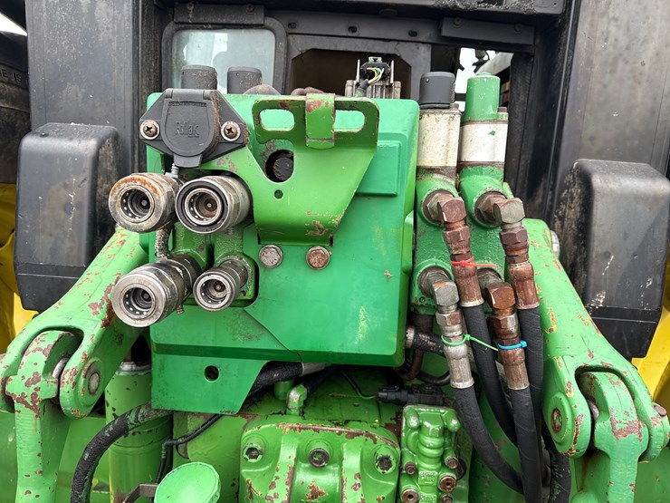 john-deere-6400-image-10
