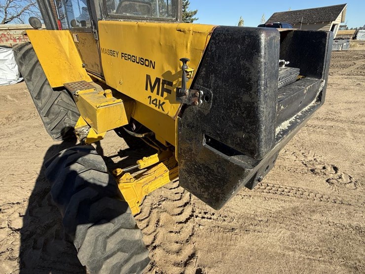 #1975-•-massey-ferguson-14k-forklift-image-18