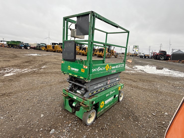 #97-•-skyjack-sj3219-scissor-lift-2207610-inv#33269-image-1