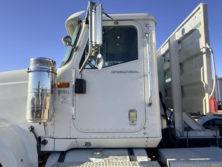 #1974-•-2008-international-eagle-day-cab-truck-tractor-image-12