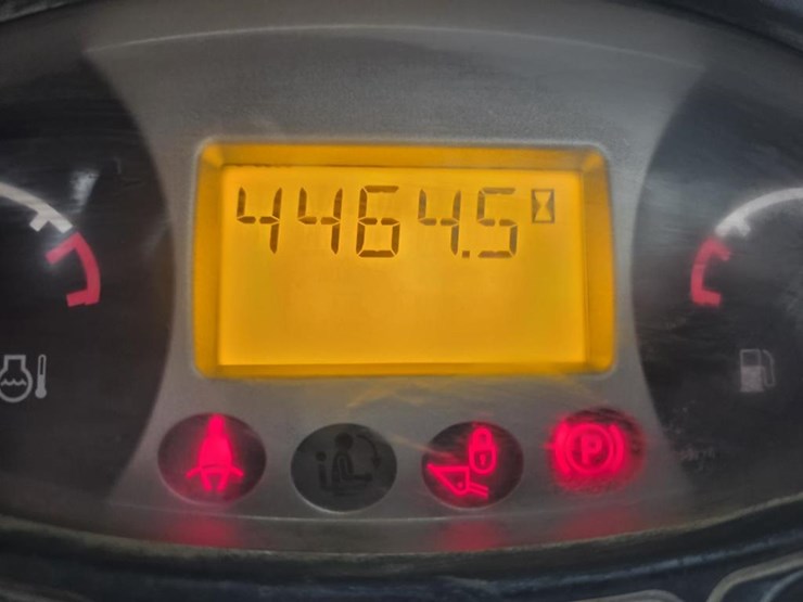 2013-bobcat-t770-image-46