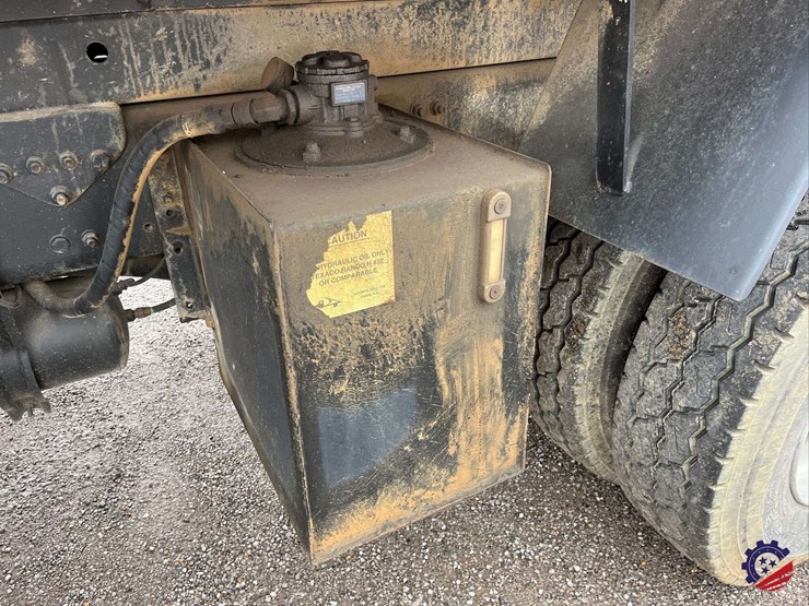 2008-sterling-l7500-image-25