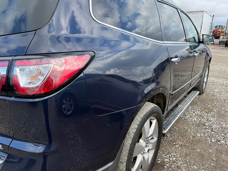 2015-chevrolet-traverse-image-8