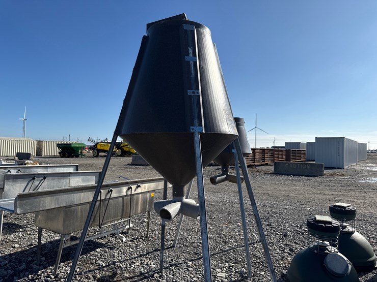 #22610-•-boss-buck-~600lb-gravity-float-feeder-image-3