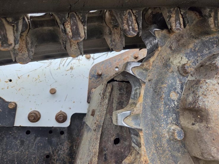 2020-bobcat-t740-image-60