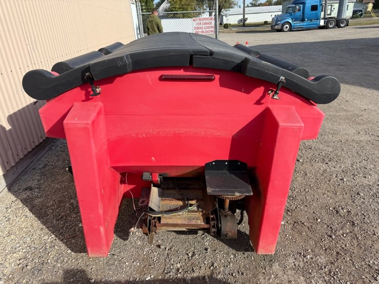 western-tornado-8'-salt-spreader-image-5