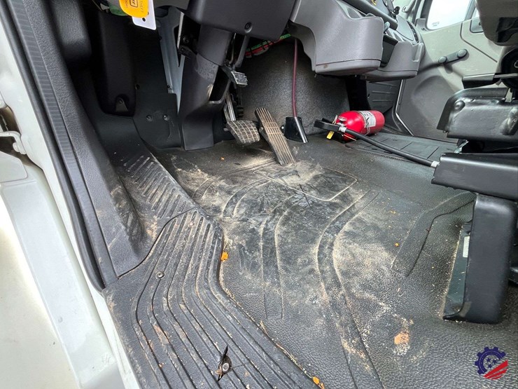 2017-freightliner-m2-s/a-tank-truck-image-67