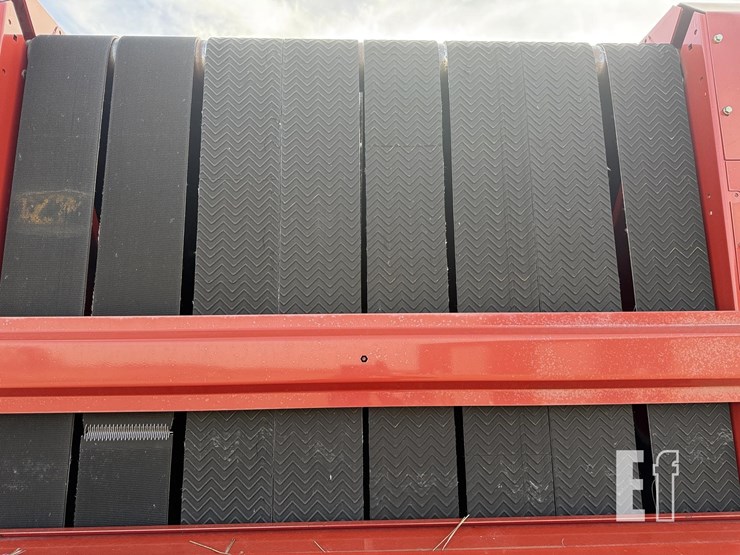 2013-case-ih-rb564-image-25