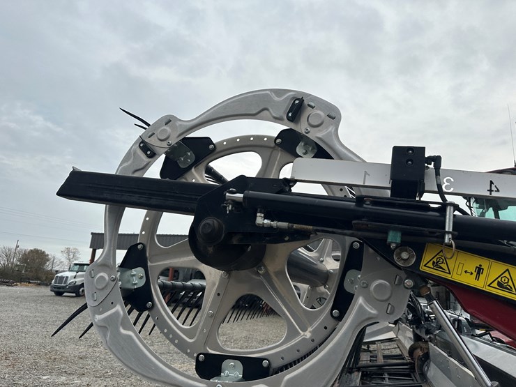 2022-mac-don-fd240-image-38