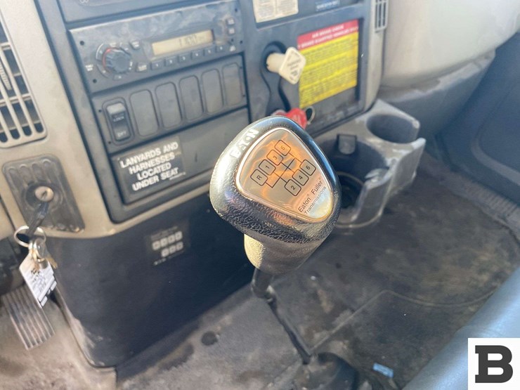 2011-international-durastar-4300-image-74