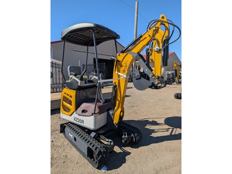 cfg-xz20r-mini-excavator-w/-mechanical-thumb-image-2