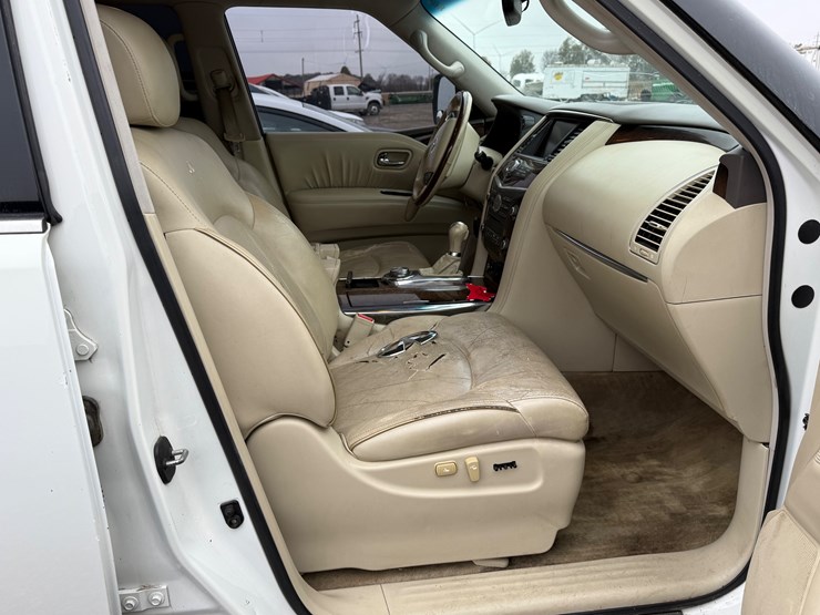 2012-infiniti-qx56-image-19