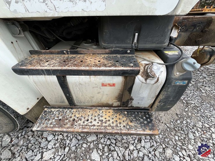 2013-freightliner-m2-s/a-cab-&-chassis-image-20