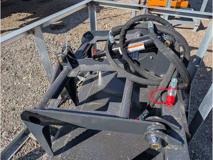 landhonor-mini-skid-steer-grapple-bucket-44"-image-6