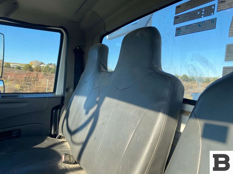 2011-international-durastar-4300-image-73