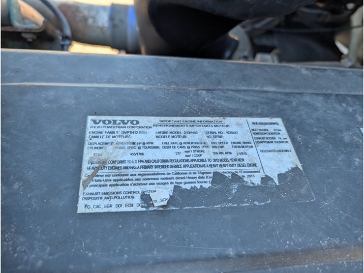 2014-volvo-vnl-day-cab-image-19