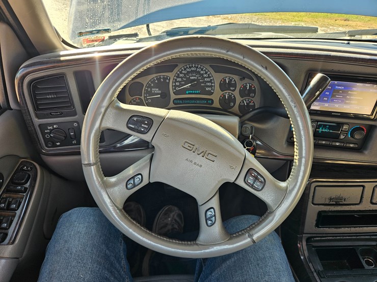 2004-gmc-yukon-image-41