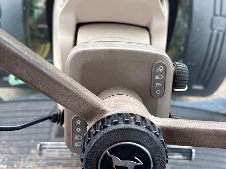 john-deere-8320r-image-47