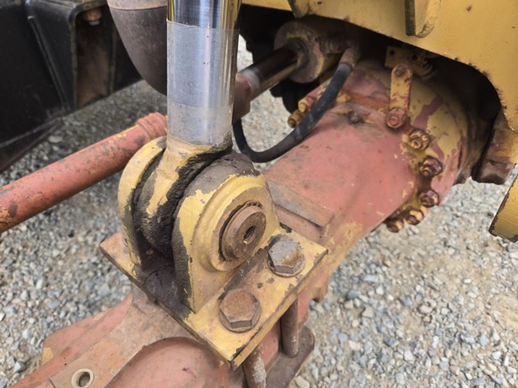 caterpillar-th83-image-22