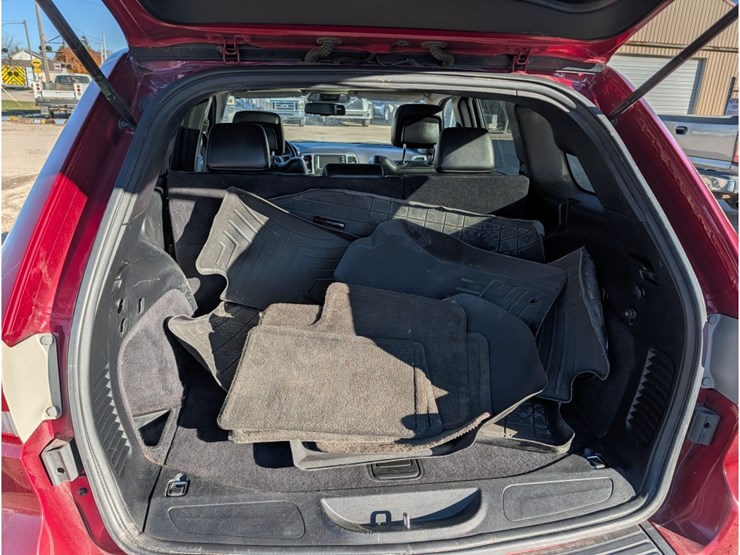 2013-jeep-grand-cherokee-image-11