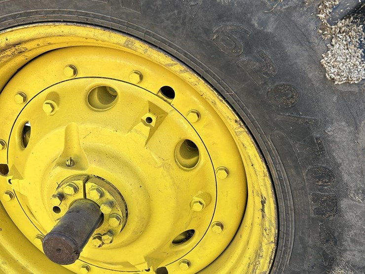 2013-john-deere-6170r-image-24