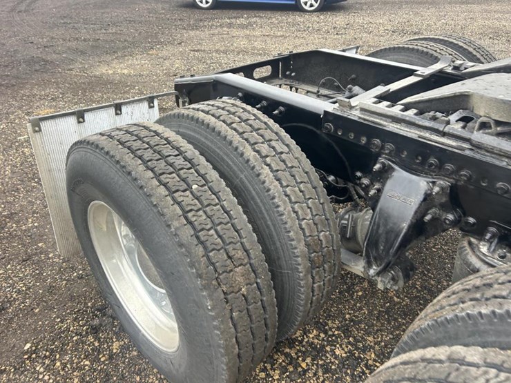 #1675-•-2016-freightliner-harrison-glider-kit-day-cab-truc-image-27