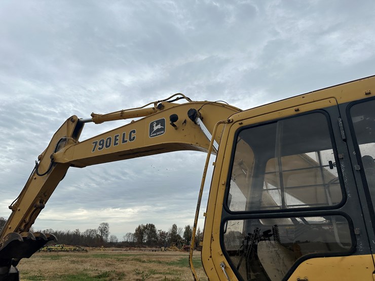 deere-790e-lc-image-27