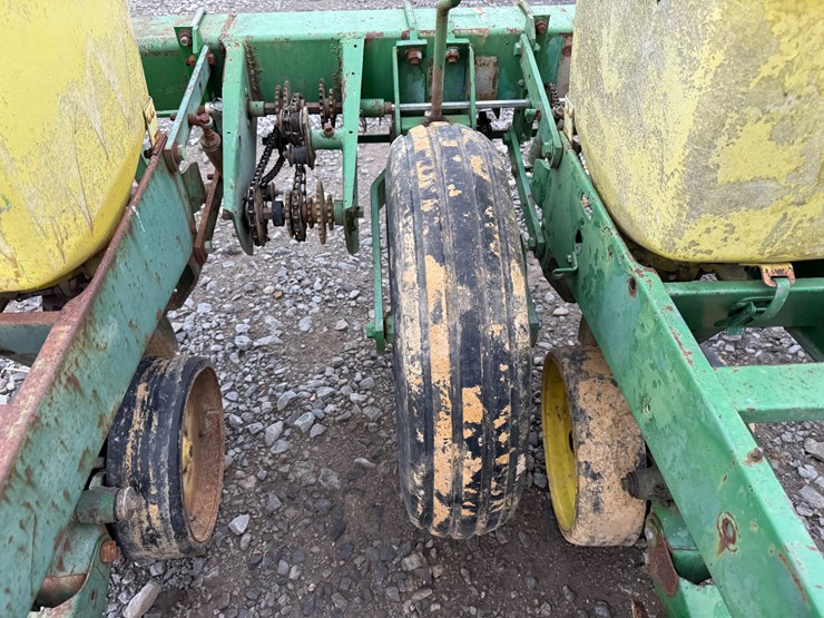 12-john-deere-12-image-25