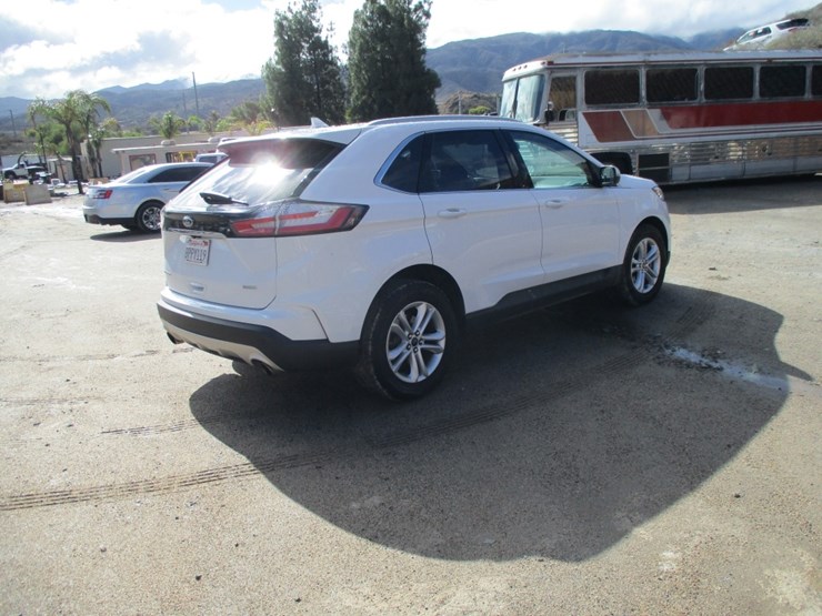2019-ford-edge-sel-image-3