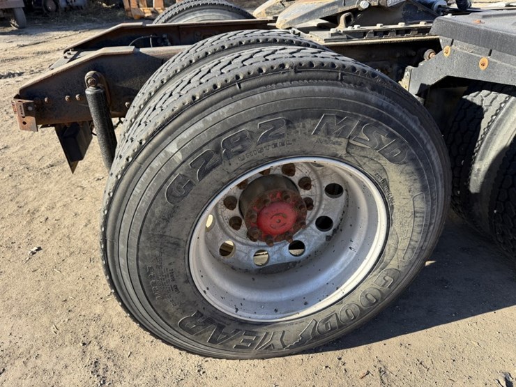 #1955-•-2008-international-eagle-day-cab-truck-tractor-image-77