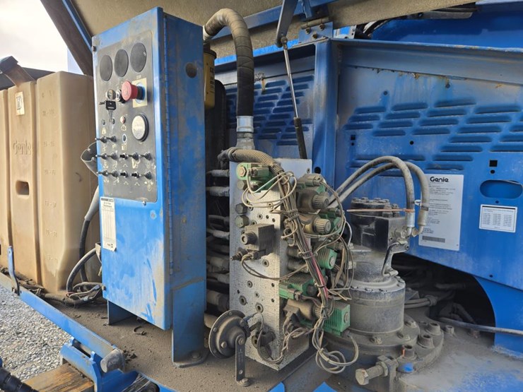 2007-genie-s85-image-40