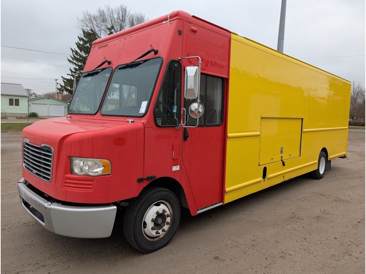 2017-freightliner-mt55-image-1