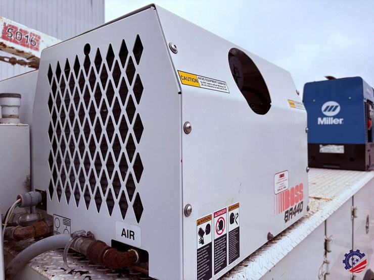 1998-freightliner-fl70-image-86